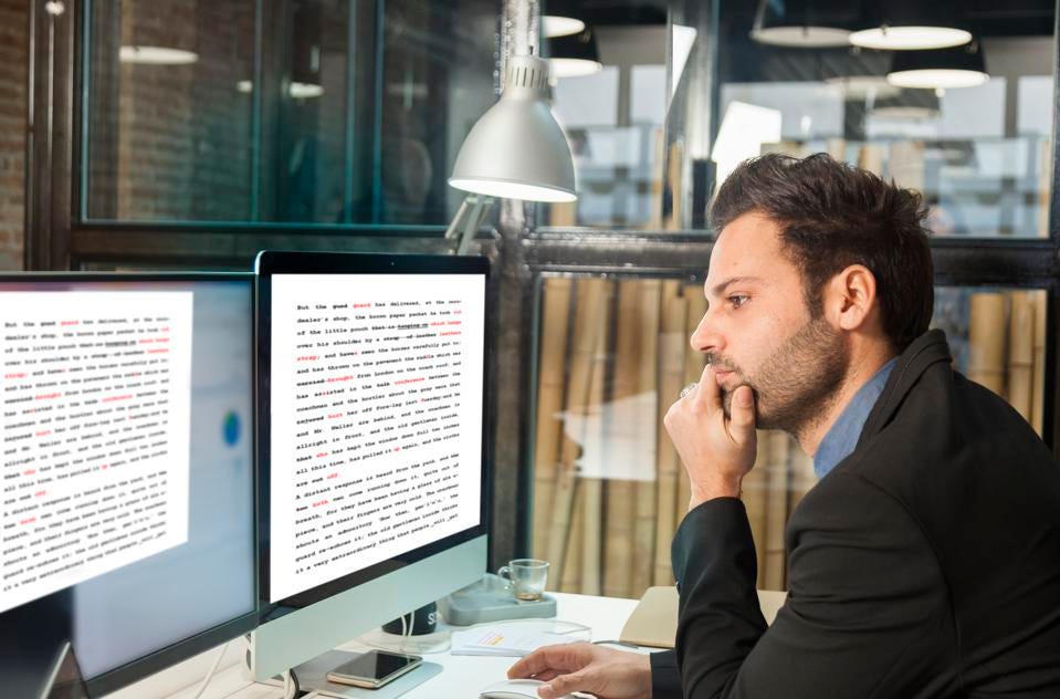 Kodėl įmonėms būtina samdyti tik profesionalius vertėjus?