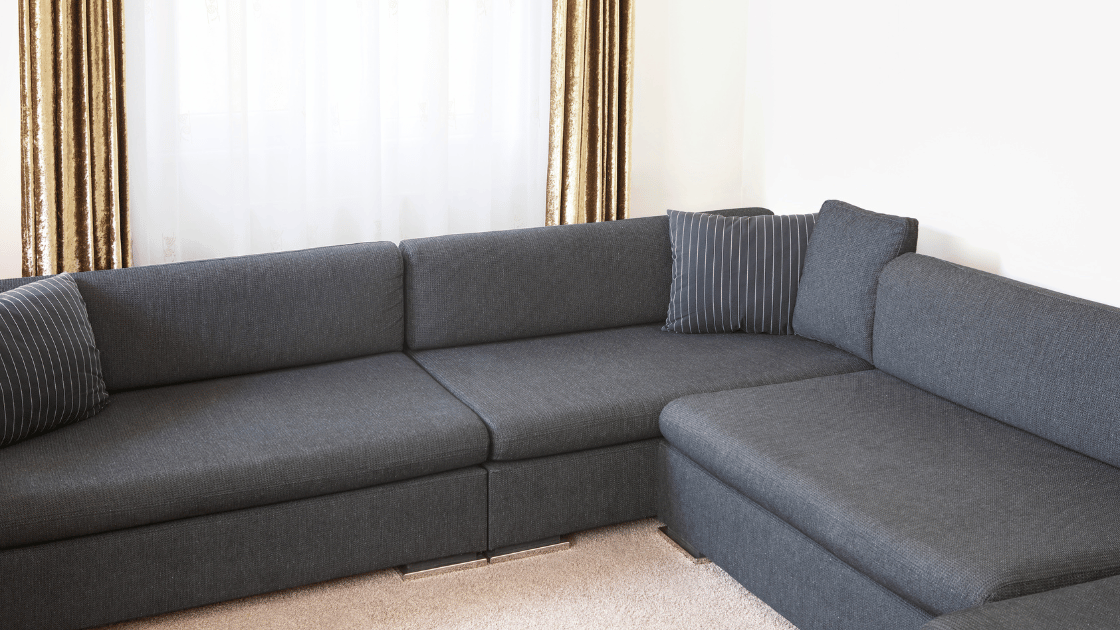 Minkštų kampinių biuro baldų ergonominiai privalumai